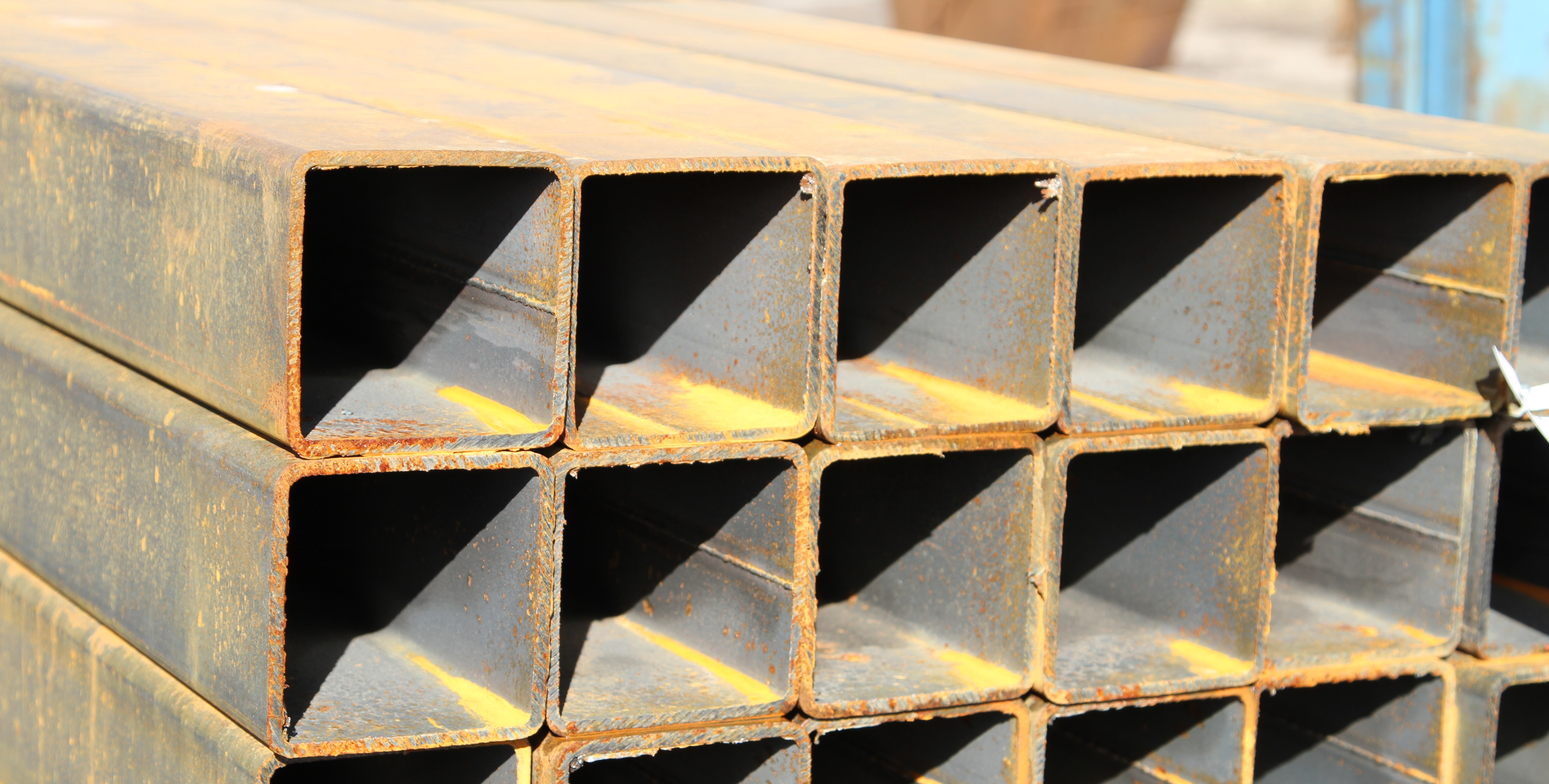 Купить профильную трубу 50х50 в СПб